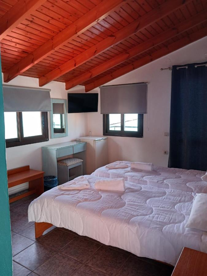 Soulis Hotel Arkoudi Bagian luar foto